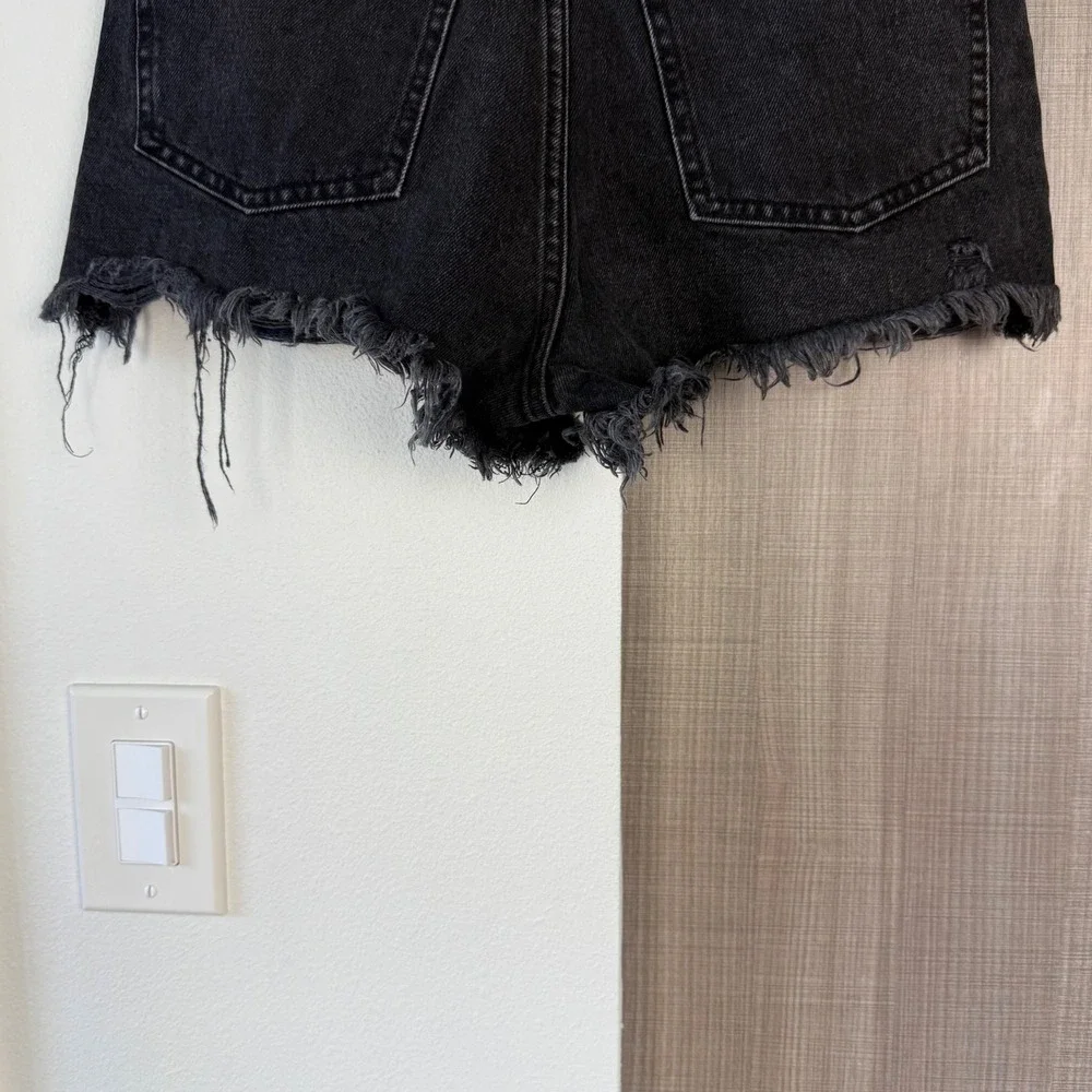Zara‎ Black High Rise Distressed Denim Shorts 100% Cotton Raw Hem Size 4